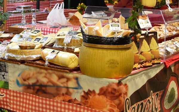 Family and MWR Facebook viewers can get a taste of first virtual bazaar