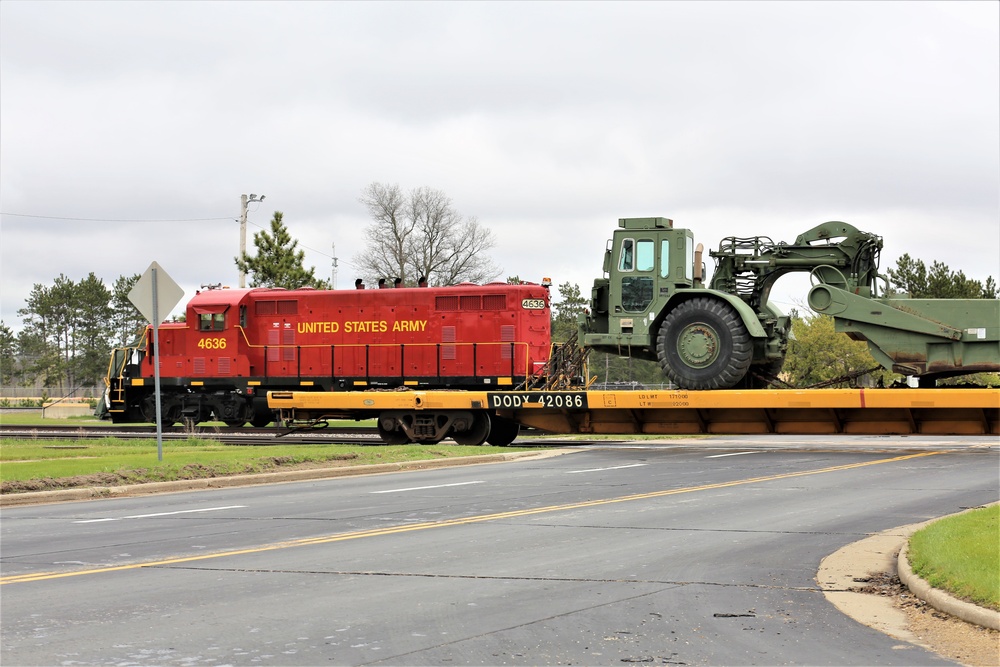 Fort McCoy LRC rail team moves equipment bound for deployment