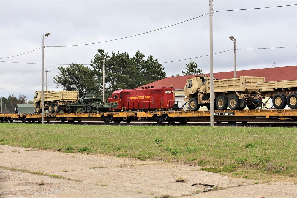 Fort McCoy LRC rail team moves equipment bound for deployment