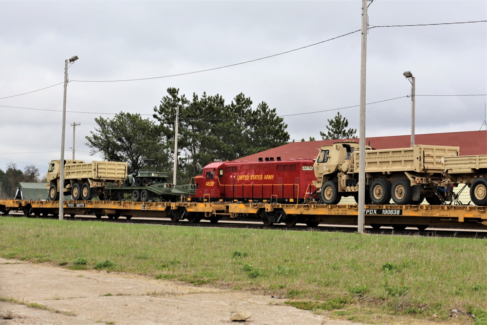 Fort McCoy LRC rail team moves equipment bound for deployment