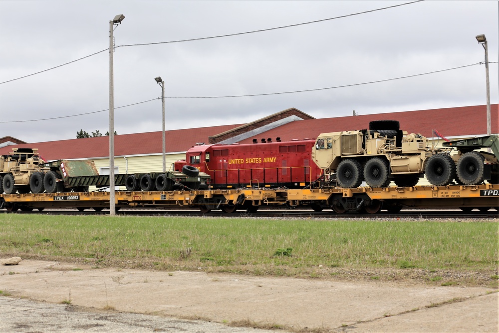 Fort McCoy LRC rail team moves equipment bound for deployment