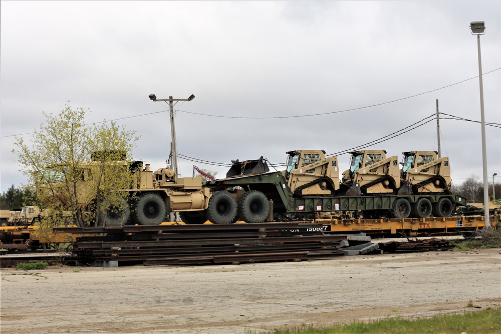 Fort McCoy LRC rail team moves equipment bound for deployment