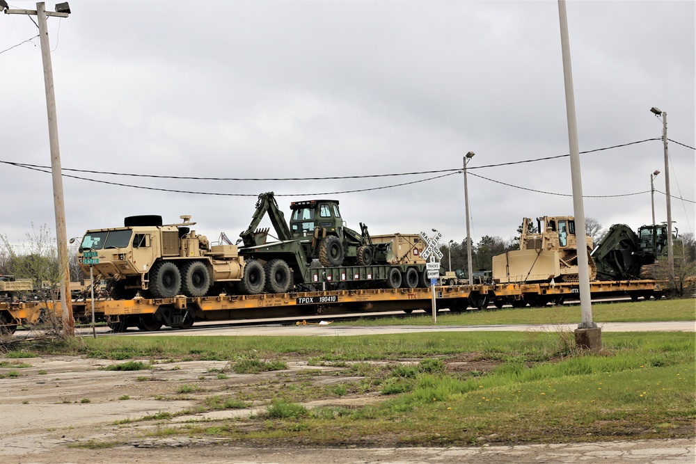 Fort McCoy LRC rail team moves equipment bound for deployment