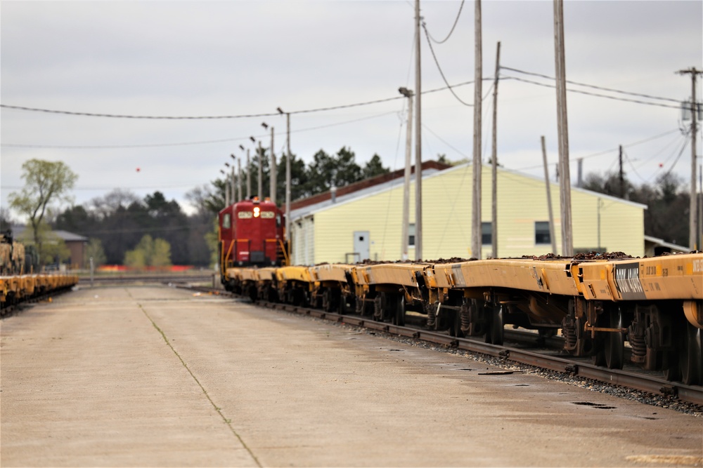 Fort McCoy LRC rail team moves equipment bound for deployment