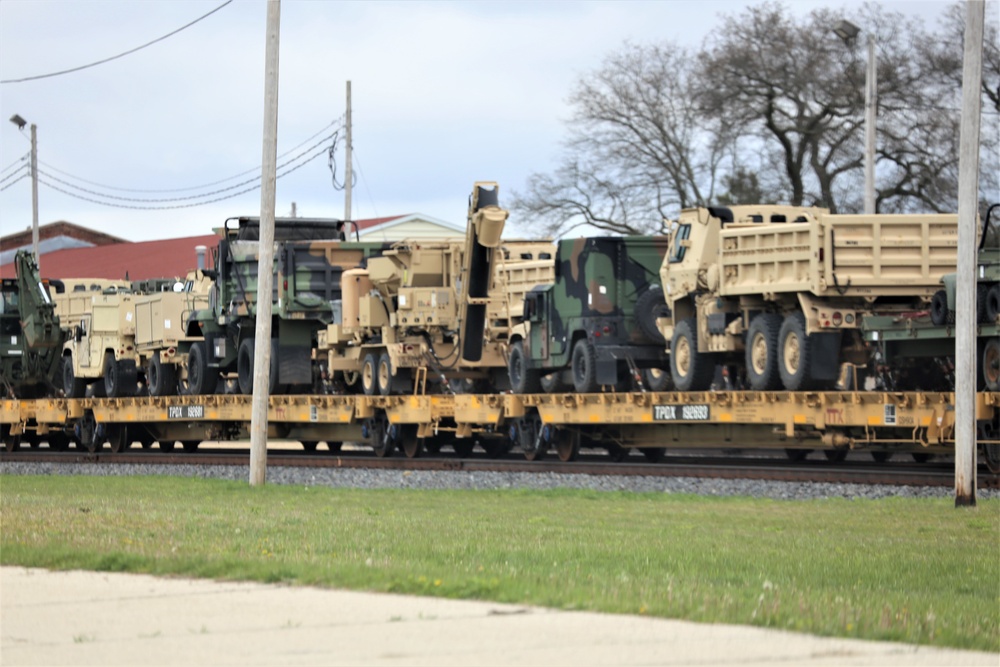 Fort McCoy LRC rail team moves equipment bound for deployment