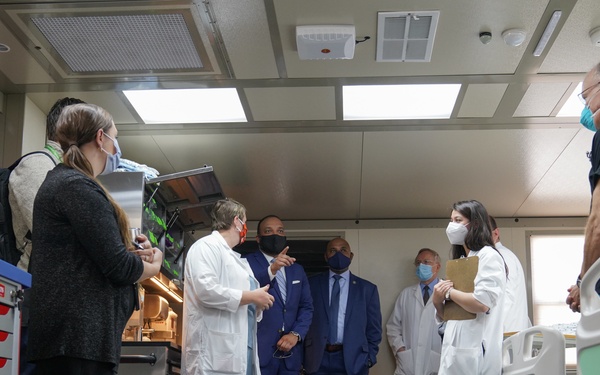 FEMA Visits VA Mobile ICU Unit in Response to COVID-19