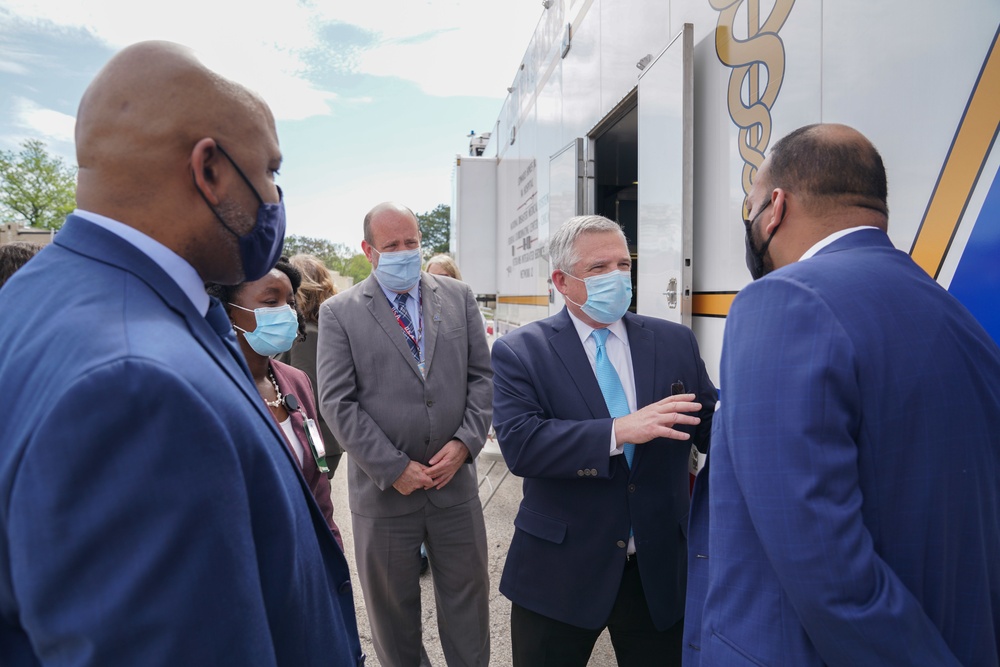 FEMA Visits VA Mobile ICU Unit in Response to COVID-19