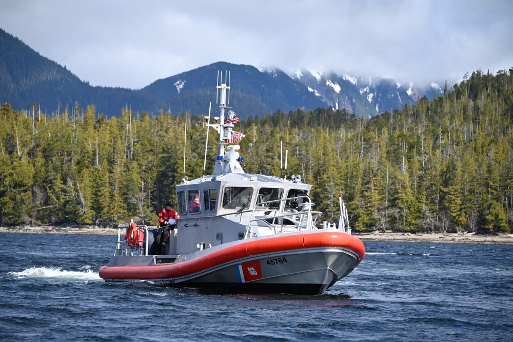 Coast Guard Station Ketchikan crew prepares for tow training, Alaska