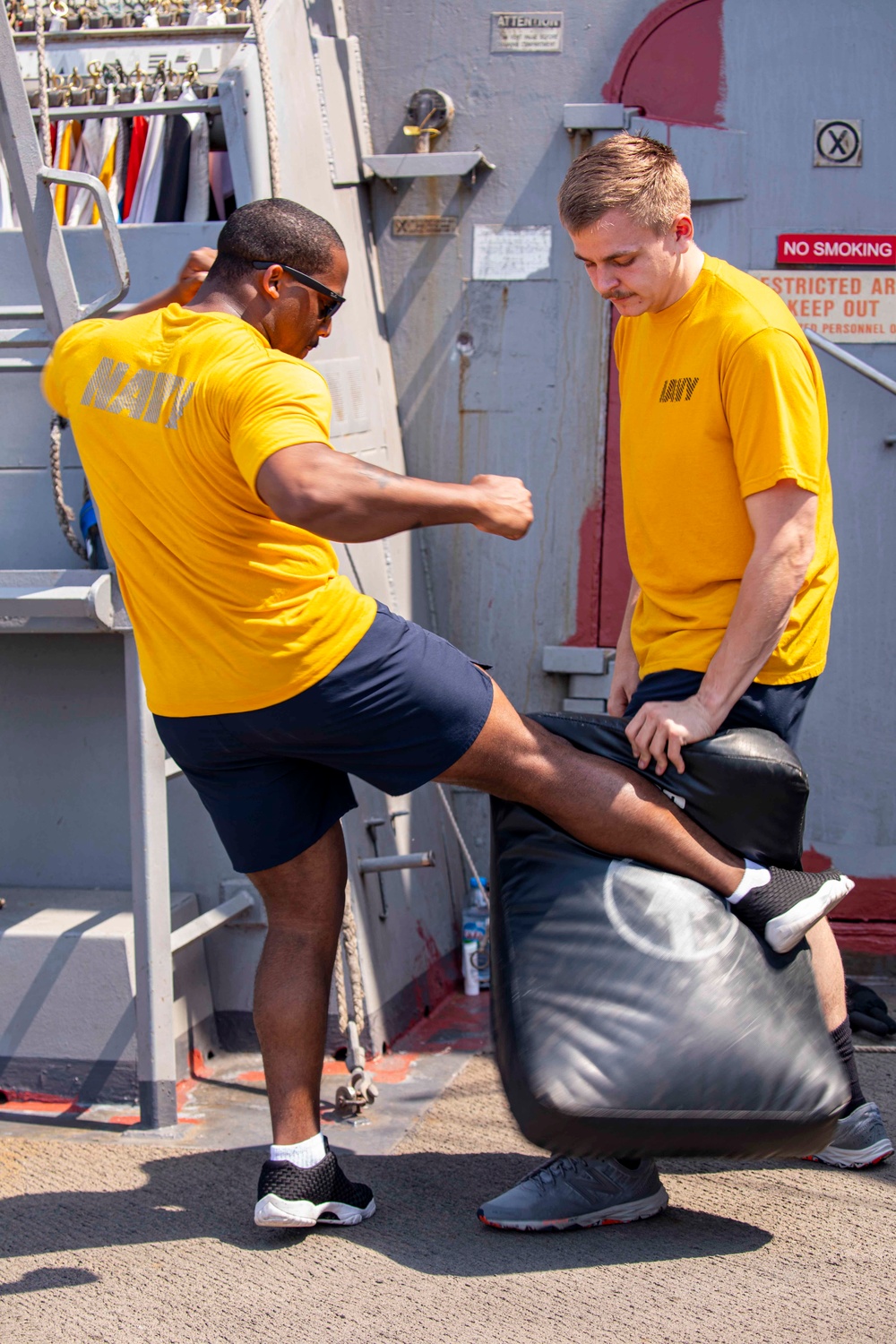 Sailors take part in SRF-B training