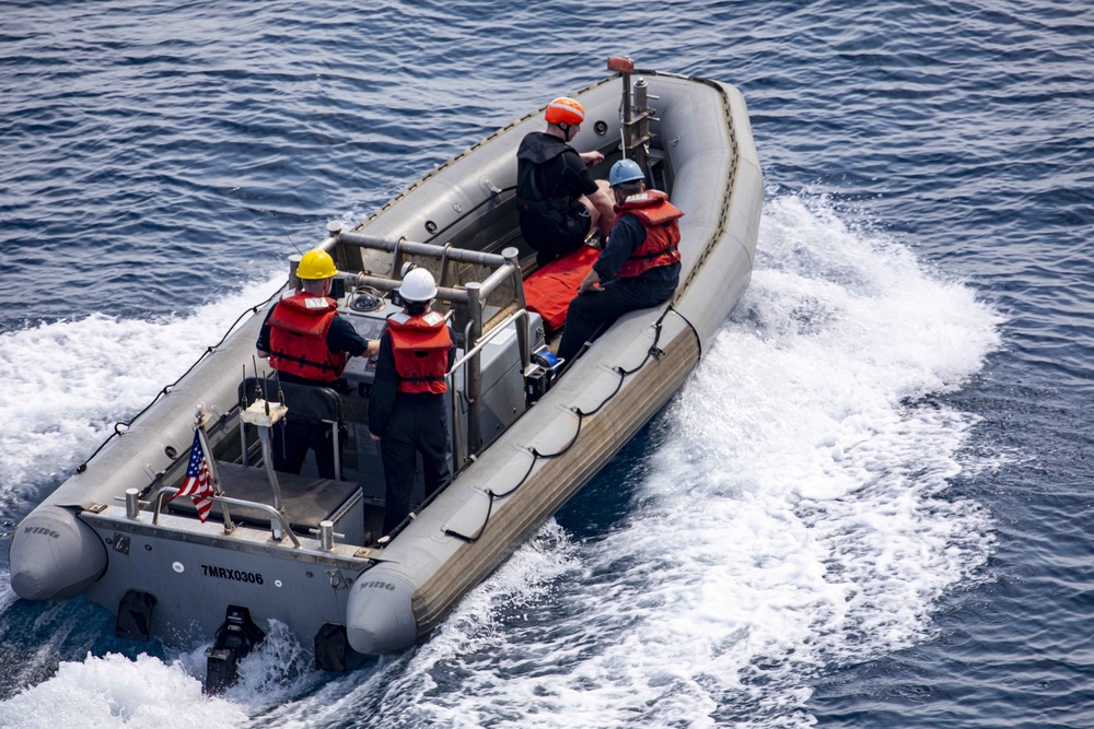 USS New York takes part in small boat operations