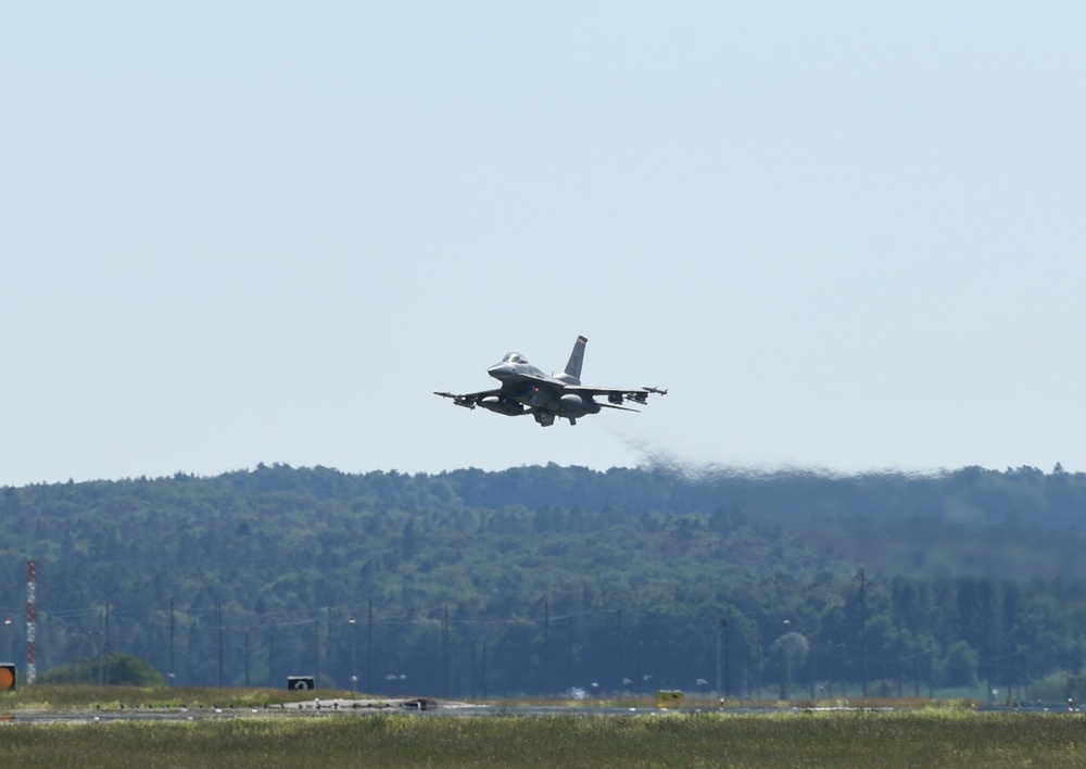Spangdahlem AB F-16s participate in large force exercise