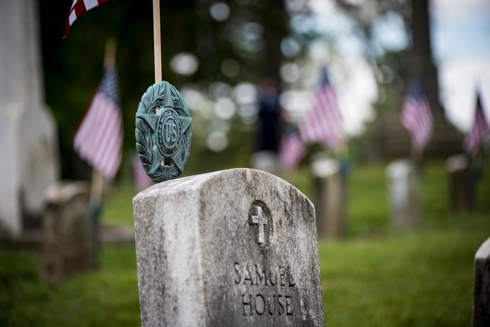 179th Honor Guard member volunteers to support 'Taps for Veterans' event