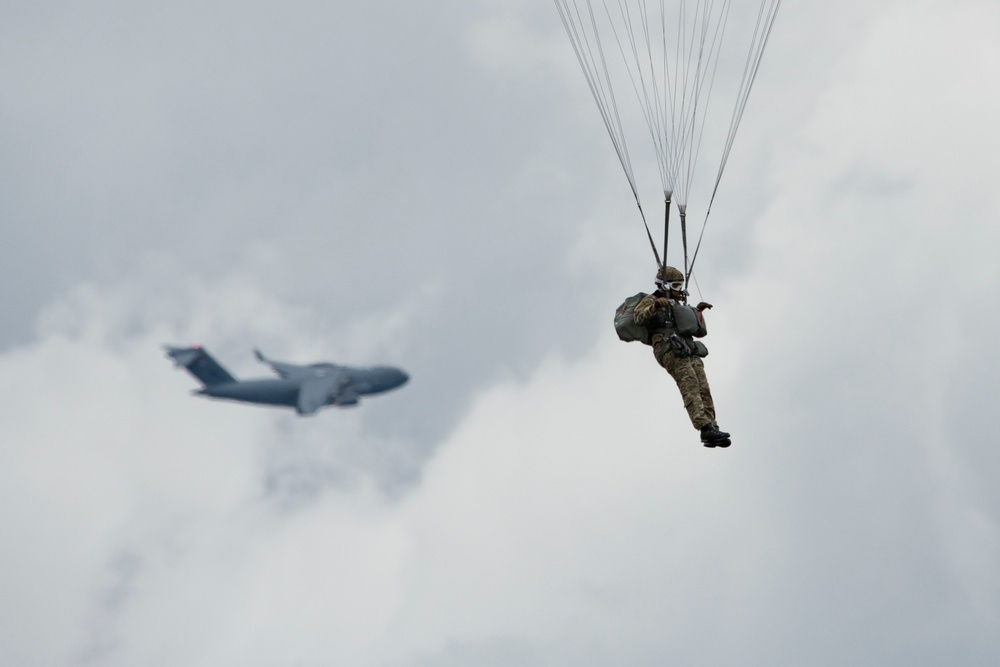 3rd Air Support Operations Squadron conducts airborne training at JBER