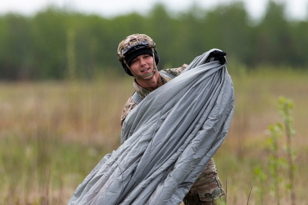 3rd Air Support Operations Squadron conducts airborne training at JBER