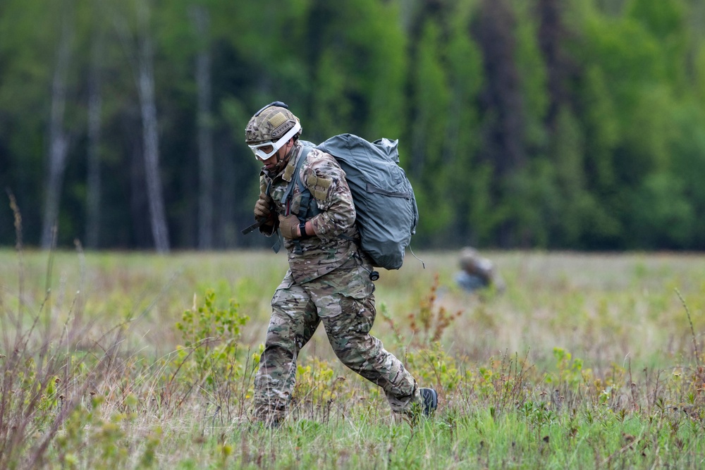 3rd Air Support Operations Squadron conducts airborne training at JBER