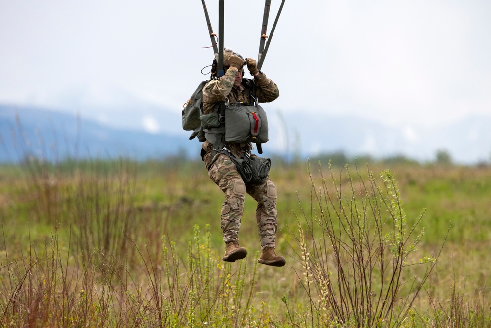 3rd Air Support Operations Squadron conducts airborne training at JBER