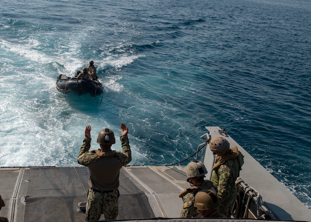 CTF 56 Completes Training With USS Oak Hill