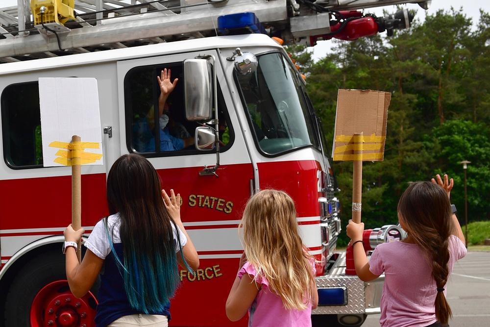 Military families cheer on first responders