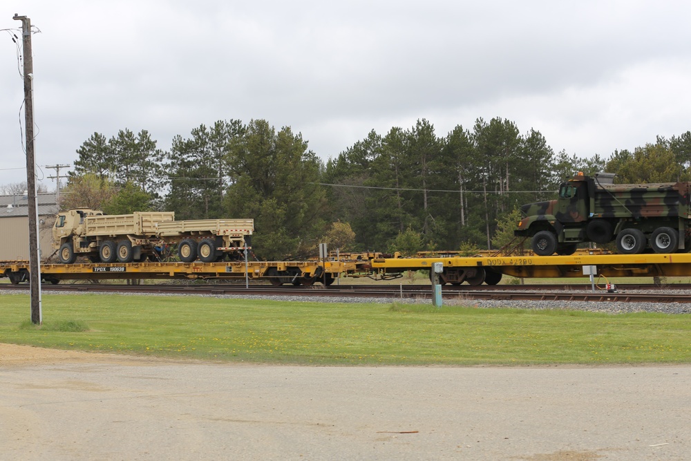 Fort McCoy LRC rail operations team moves equipment bound for deployment