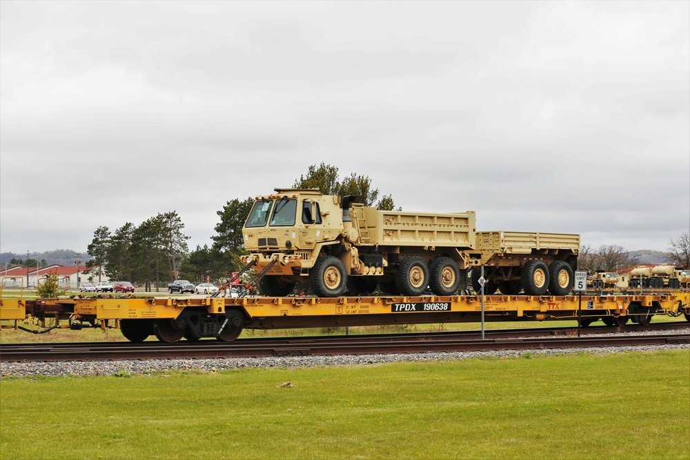 Fort McCoy LRC rail operations team moves equipment bound for deployment