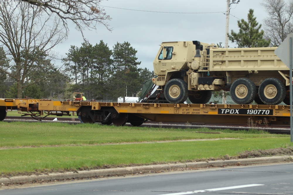 Fort McCoy LRC rail operations team moves equipment bound for deployment