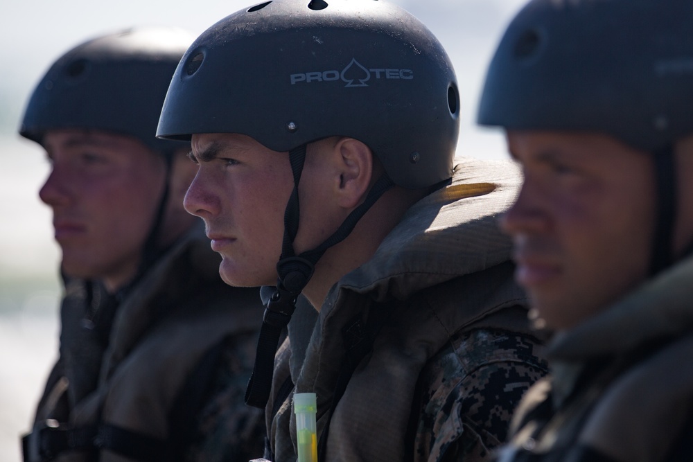 15th MEU Marines conduct coxswain training