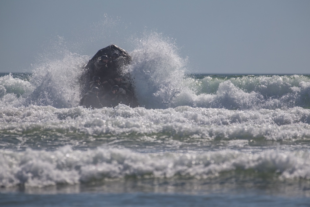 15th MEU Marines conduct coxswain training