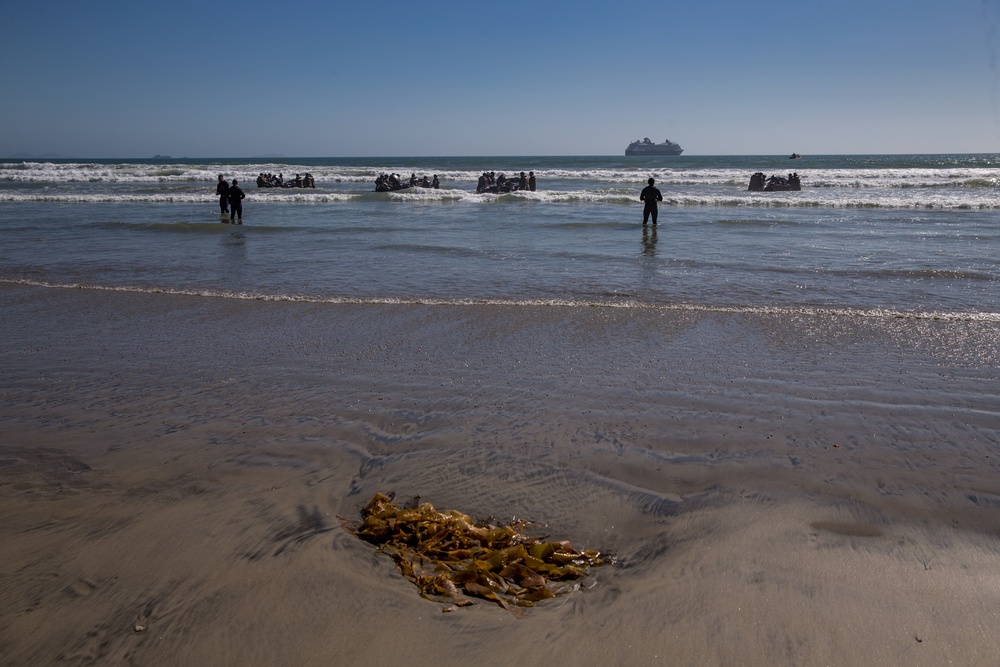 15th MEU Marines conduct coxswain training