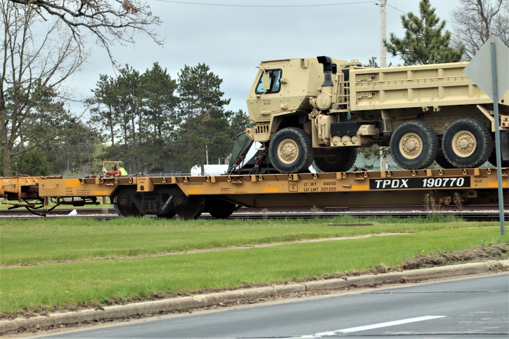Fort McCoy LRC rail operations team moves equipment bound for deployment