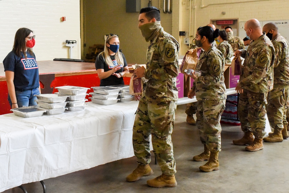 USO provides lunch to Soldiers supporting COVID-19 response
