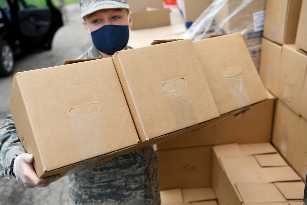 178th Airmen serve their community at the local food bank