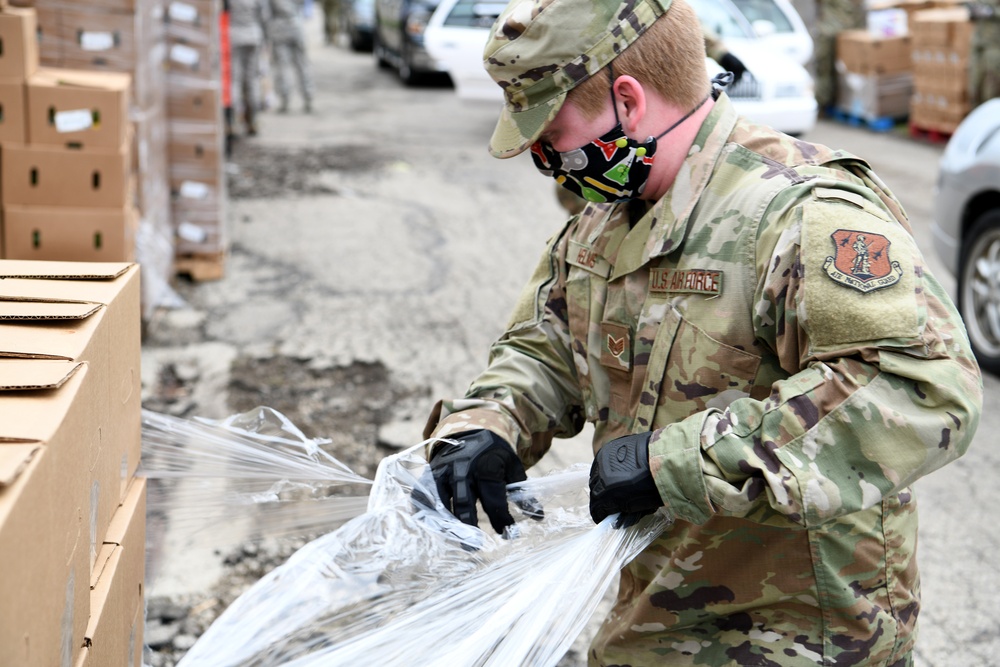 178th Airmen serve their community at the local food bank