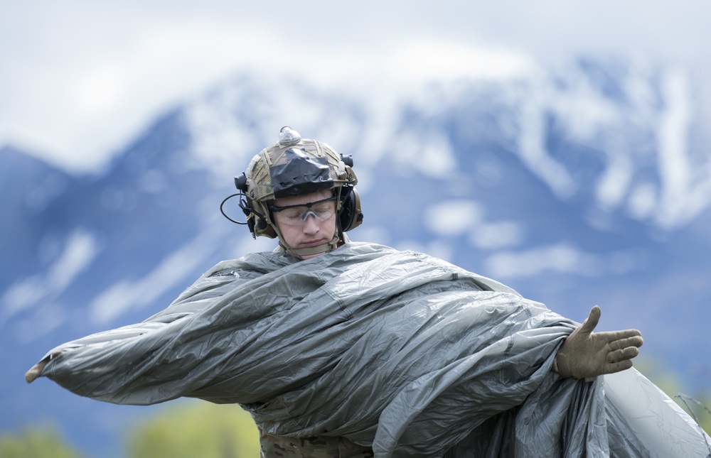 3rd Air Support Operations Squadron conducts airborne training at JBER