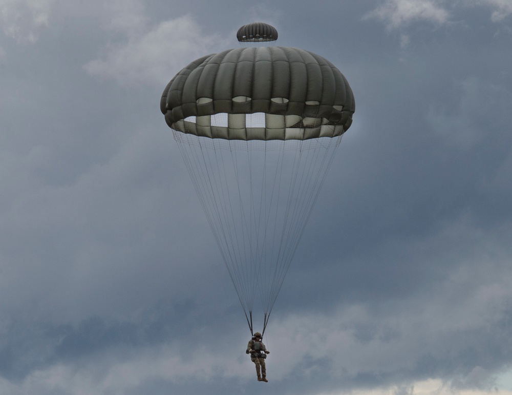 3rd Air Support Operations Squadron conducts airborne training at JBER