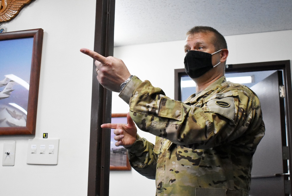 Camp Zama hosts Navy aviators from Atsugi