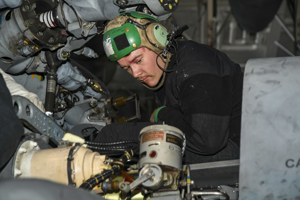 USS Harry S. Truman (CVN 75) transits the Atlantic Ocean