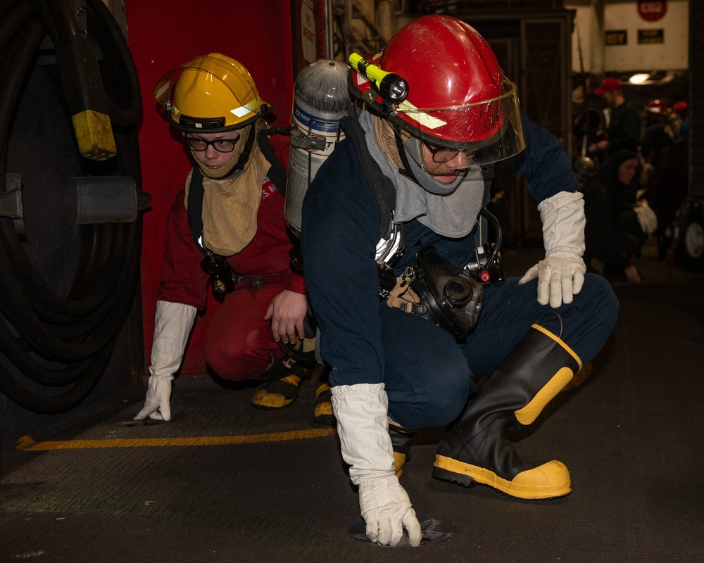 USS Harry S. Truman (CVN 75) transits the Atlantic Ocean