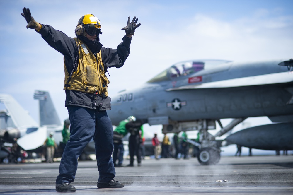 USS Harry S. Truman (CVN 75) transits the Atlantic Ocean