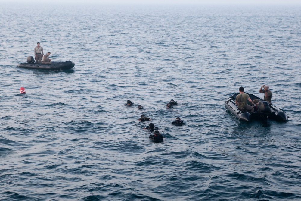 MRF Marines dive in Arabian Gulf