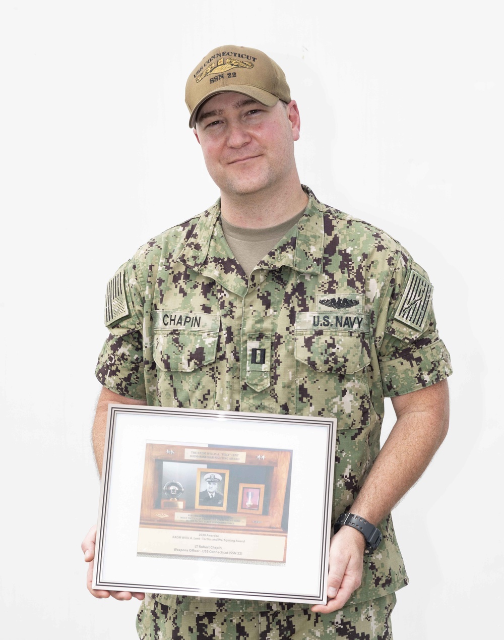 Pilly Lent Award Presented to USS Connecticut Officer