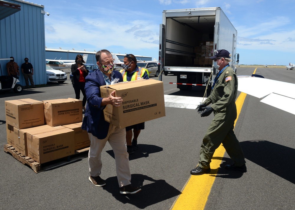 Coast Guard Auxiliary transports masks to Maui