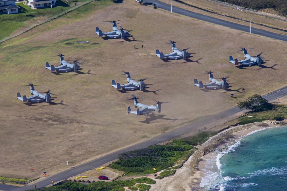 VMM-268: Flying Together