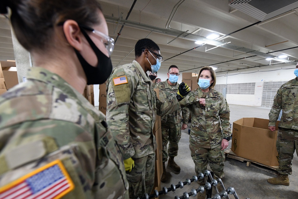 U. S. Army Lt. Gen. Richardson visits Louisiana National Guard