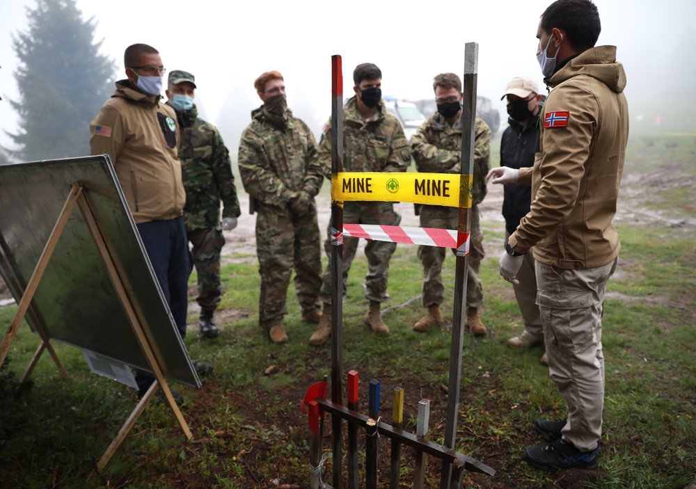 KFOR EOD contingents meet Norwegian People’s Aid