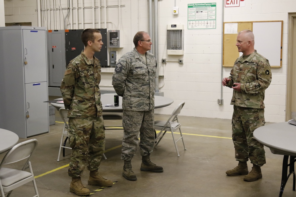 2/34 IBCT Commander visits JTF West Call Center