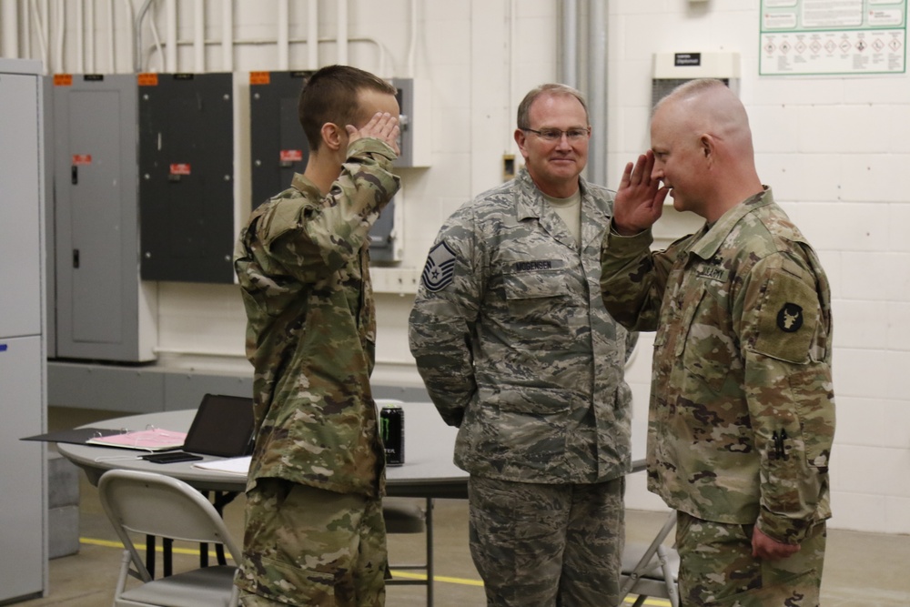 2/34 IBCT Commander visits JTF West Call Center