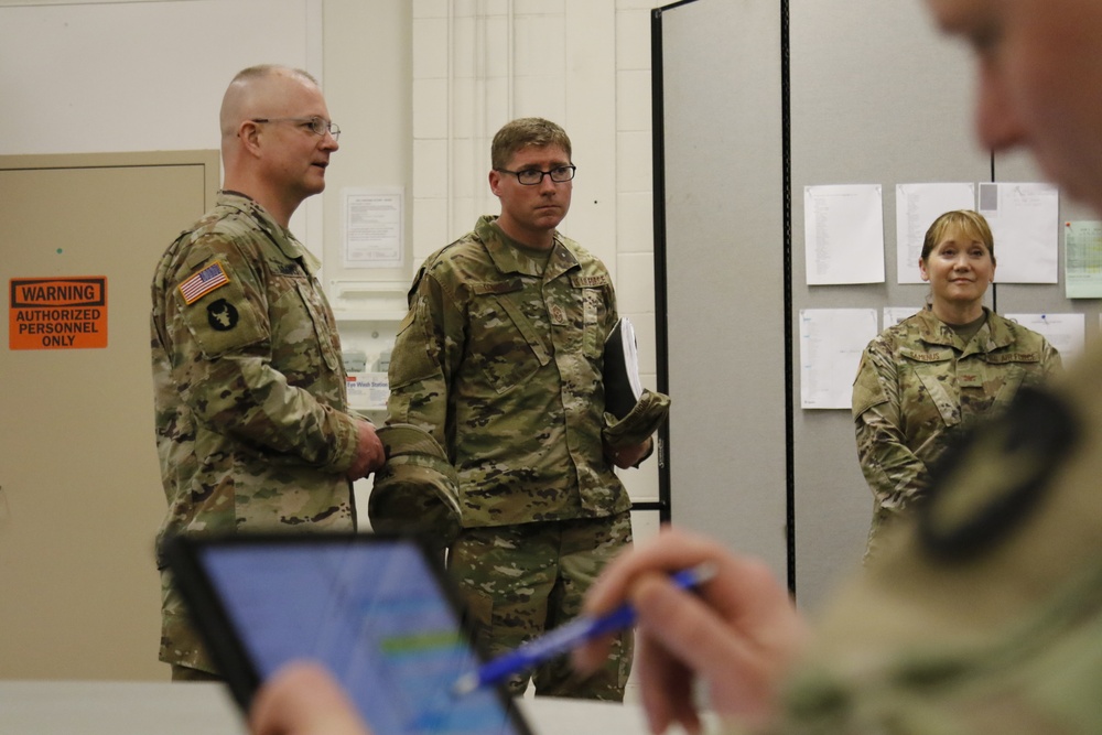 2/34 IBCT Commander visits JTF West Call Center