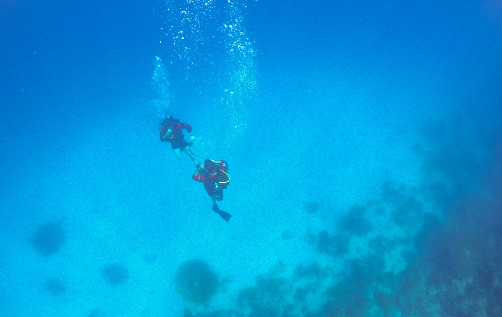 82nd Expeditionary Rescue Squadron performs dive training