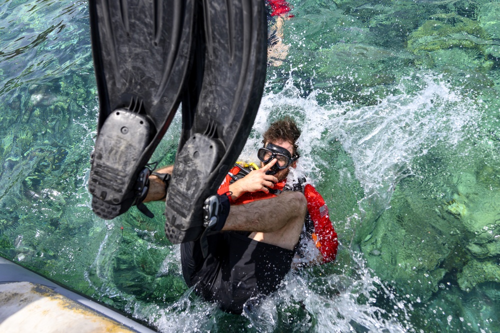 82nd Expeditionary Rescue Squadron performs dive training