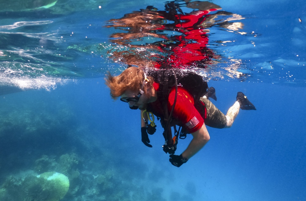 82nd Expeditionary Rescue Squadron performs dive training